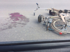 В Ростовской области автомобиль Mazda затащил под свои колеса велосипедистку 