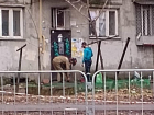 В рухнувшем доме на Нариманова в Ростове рабочие начали заваривать двери в подъезды