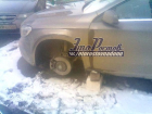 Серийные похитители колес «разули» Mercedes в Ростове