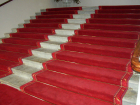 Роскошные красные ковры решило купить на аукционе правительство Ростовской области