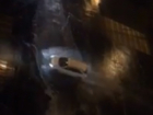 Плавающие в бурлящих дождевых потоках автомобили и автобусы в центре Ростова попали на видео