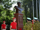 Памятник известному артисту и участнику ВОВ Владимиру Этушу открыли в Аксае