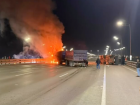 На Ворошиловском мосту в Ростове загорелась фура