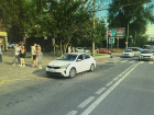 В Ростове водитель иномарки сбил двух человек на переходе 