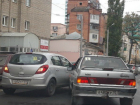 Нелепая авария между двумя водителями - новичками произошла на улице Горького в самом Центре Ростова