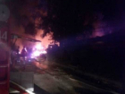 Шесть часов тушили спасатели загоревшийся склад резиновых изделий под Ростовом