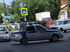 Безумные рабочие делали фото с опаснейшим снарядом в Ростове-на-Дону