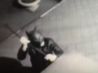 Мужчина в костюме Бэтмена попытался взломать терминал оплаты в магазине Ростовской области 