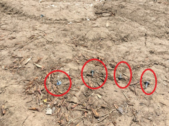 Ночные мстители разбросали на парковке в центре Ростова убийственные для покрышек автомобилей огромные гвозди