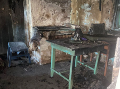 Мужчина-инвалид погиб на пожаре в собственном доме в Ростовской области