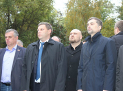 Помощник президента Сурков и глава ДНР Захарченко открыли памятник в Ростове