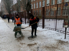 Из-за ледяного дождя в Ростове все коммунальные службы перешли в усиленный режим работы