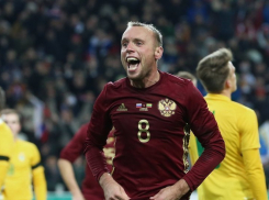 Дончанин Денис Глушаков не забил и сборная России по футболу с позором вылетает с Евро 