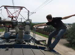 Подросток из Ростовской области получил удар током в 27 тысяч вольт на железной дороге