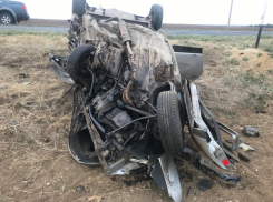 В Ростовской области на трассе произошло смертельное ДТП, в котором погибли два человека