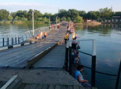 В Ростове открыли понтонный мост на Зеленый остров