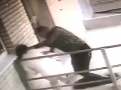 Вернулся отомстить: попытка убийства женщины попала на видео в Ростове