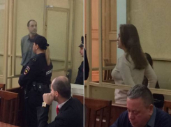 Арсенал банды «амазонок» показали присяжным в Ростовском облсуде