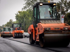 Работы по замене дорожного покрытия продолжаются в Ростове 