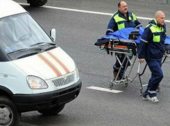 Двойное ДТП с погибшим пешеходом устроил водитель «Жигулей» на трассе под Ростовом