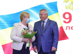 На губернаторские букеты власти Ростовской области потратят почти 900 тысяч рублей