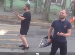 Исполняющие знаменитого «Фантазера» на лопатах чудаки устроили «веселуху» в Ростове