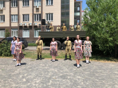 В Ростове во дворах ветеранов прошли концерты