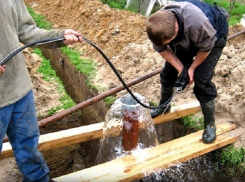 Питьевую воду из скважины незаконно продавал коммерсант в Ростовской области