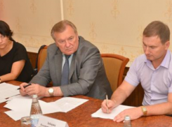 Власти Ростова потребовали устранить в ближайшее время крупные провалы и разрытия