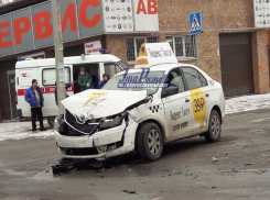 Четыре человека пострадали в массовом ДТП, которое спровоцировало авто «Яндекс.Такси» в Ростове