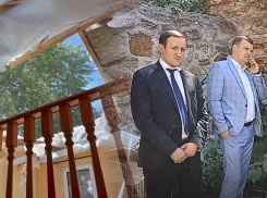 Замглавы администрации Кировского района вырвал телефон из рук журналиста «Блокнот Ростов» во время съемки