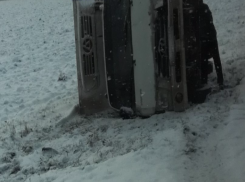 Из-за выпавшего снега сразу четыре ДТП произошло на трассе под Ростовом 
