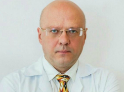 В прямом эфире на вопросы ответит заместитель главного врача офтальмологической клиники «Сокол» Эдуард Старунов