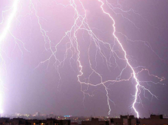 Темные грозовые тучи с дождем ударят по Ростову в этот понедельник