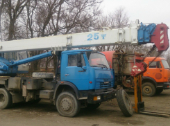 Автокран за несколько миллионов рублей «потерял» на улицах Ростова доверчивый мужчина