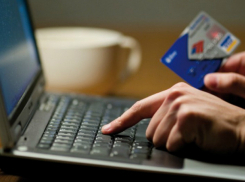 Водитель из Ростова заплатил за «трудоустройство» мошеннику около 10 тысяч рублей