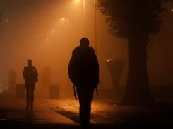 Мужчина избил и ограбил молодого прохожего в «темном» сквере Ростовской области