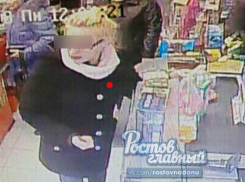 Очень курящая девушка и ее «забывчивый» ухажер лишили премии кассира «Пятерочки» в Ростове