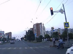 С одного удара наглухо вышиб прохожего безбашенный подросток на «зебре» Ростова