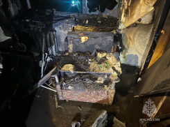 Из-за курившего и погибшего мужчины в квартире эвакуировали 15 человек в многоэтажке Ростовской области