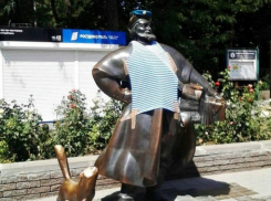 Ростовский коробейник снова «отпраздновал» День ВДВ в тельняшке и берете