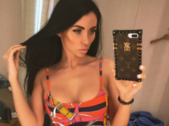 «Показушное кривляние» секс-звезды «Дома-2» из Ростова в «левом» Hermes высмеяли соцсети