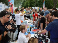 На Дне Молодежи ростовчане узнали свой ВИЧ-статус и повеселились на пенной вечеринке