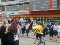 Телефонные террористы потребовали два миллиарда долларов за информацию о «бомбе» в ТЦ РИО в Ростове