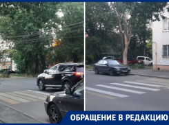 Игнорирующие пешеходный переход водители в Советском районе возмутили ростовчанина