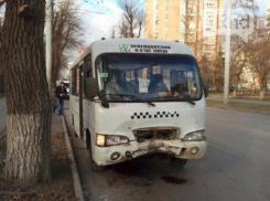Маршрутка №59 и пять иномарок столкнулись на проспекте Сельмаш в Ростове