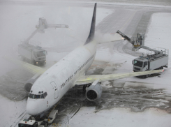 Мощный снегопад стал причиной задержки прилетающих рейсов из Москвы в Ростов-на-Дону