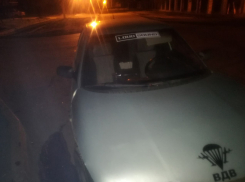 В Ростовской области водитель автомобиля со знаком ВДВ устроил ДТП и сбежал