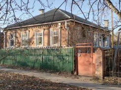 В Аксае квартирантка мошенническим путем оставила 83-летнюю больную пенсионерку без дома
