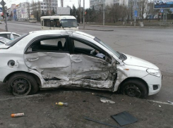 Пять человек пострадали в ДТП в Ворошиловском районе, еще четверо — в аварии в Советском районе Ростова
